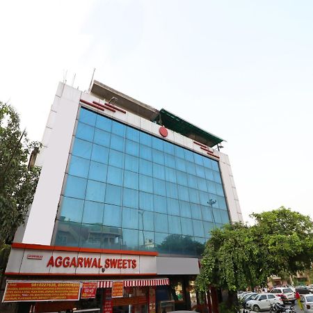 Oyo 2705 Hotel Preet Palace Ню Делхи Екстериор снимка