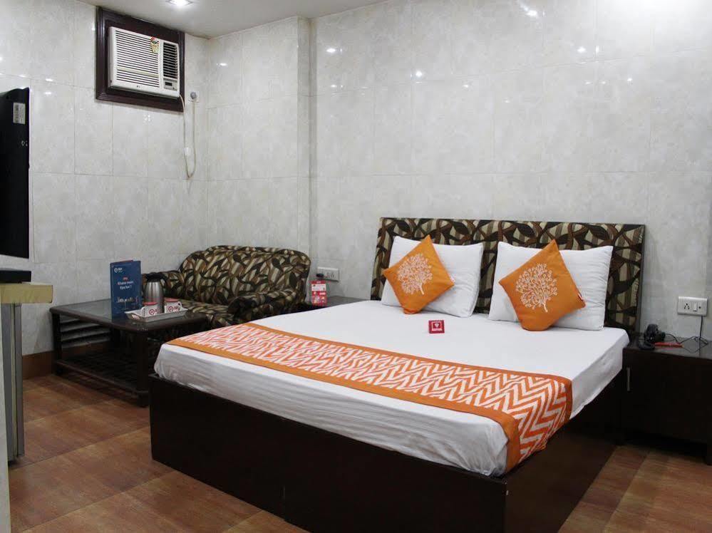 Oyo 2705 Hotel Preet Palace Ню Делхи Екстериор снимка