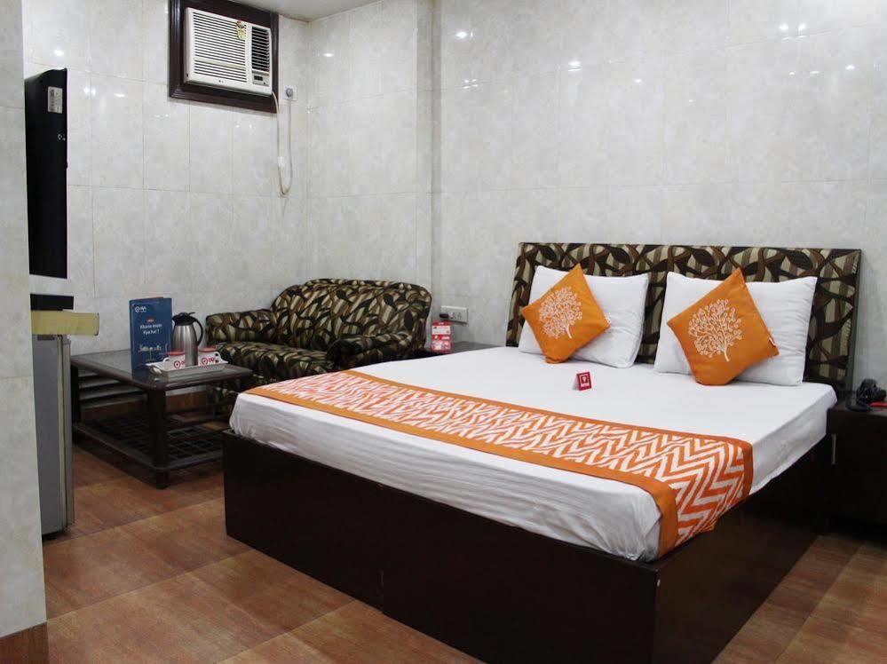 Oyo 2705 Hotel Preet Palace Ню Делхи Екстериор снимка