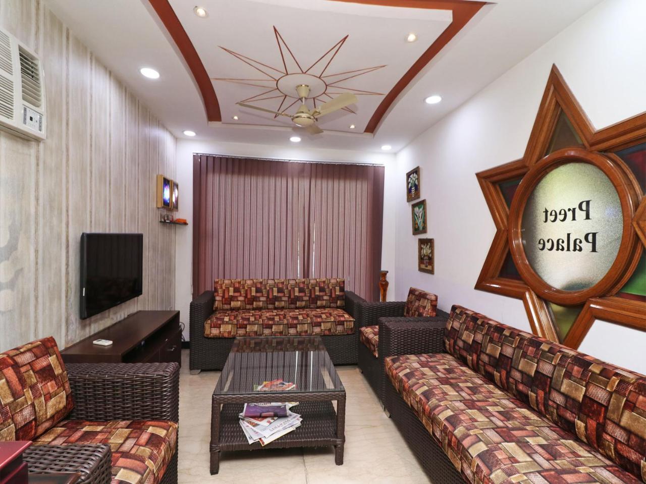 Oyo 2705 Hotel Preet Palace Ню Делхи Екстериор снимка