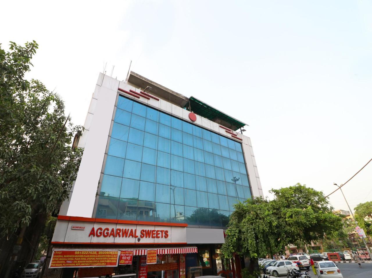 Oyo 2705 Hotel Preet Palace Ню Делхи Екстериор снимка