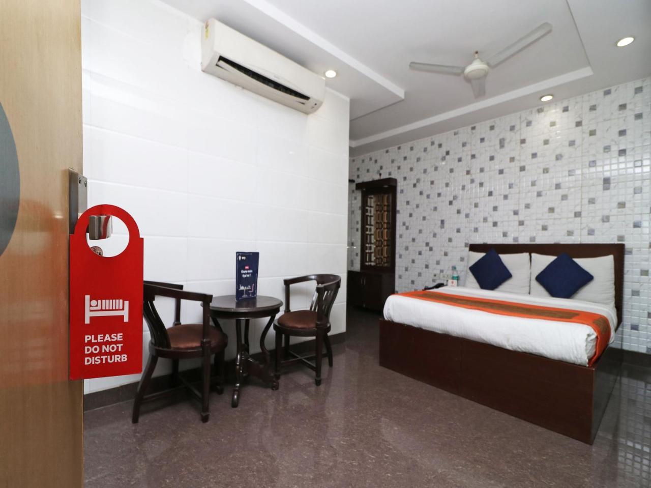 Oyo 2705 Hotel Preet Palace Ню Делхи Екстериор снимка