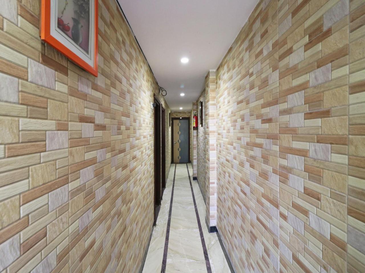 Oyo 2705 Hotel Preet Palace Ню Делхи Екстериор снимка