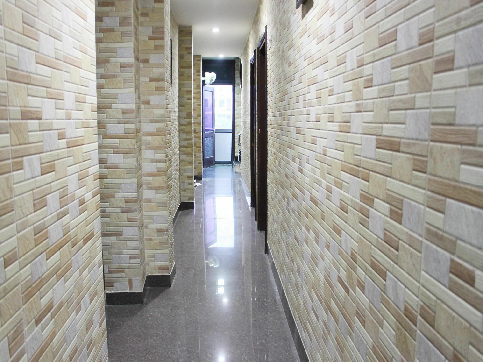 Oyo 2705 Hotel Preet Palace Ню Делхи Екстериор снимка